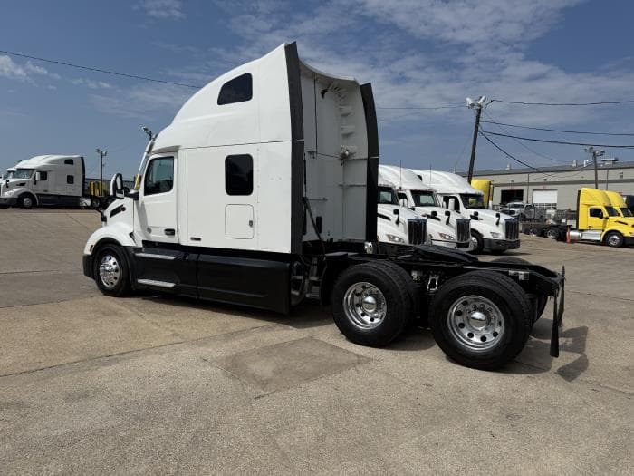 2022 Peterbilt 579 — photo 43