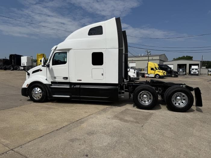 2022 Peterbilt 579 — photo 45