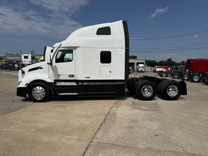 2022 Peterbilt 579 — photo 4
