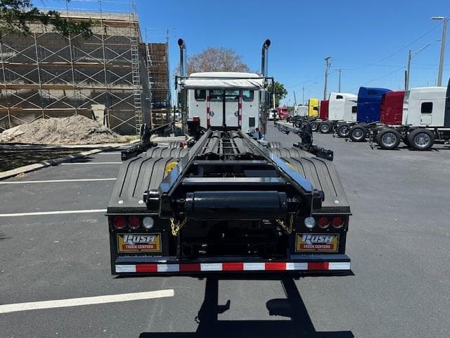 2027 Peterbilt 567 in Tampa, FL — photo 5