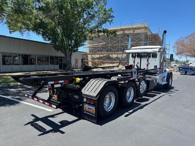 2027 Peterbilt 567 in Tampa, FL — photo 6
