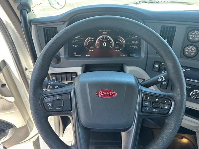 2027 Peterbilt 567 in Tampa, FL — photo 15