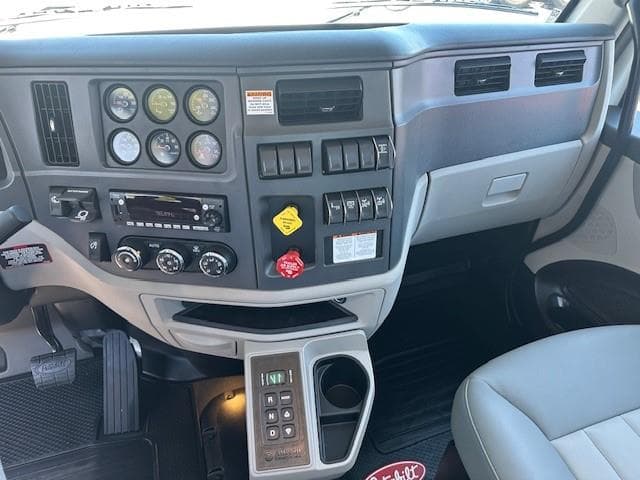 2027 Peterbilt 567 in Tampa, FL — photo 16