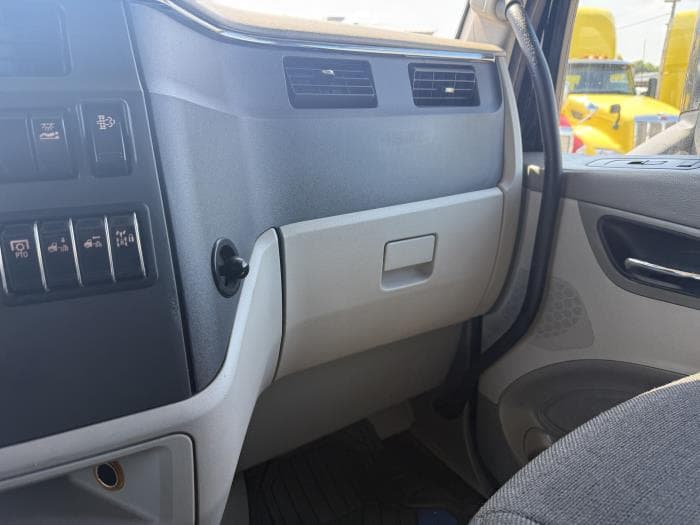 2019 Peterbilt 579 — photo 8