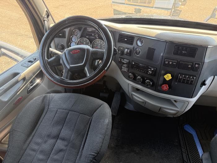 2019 Peterbilt 579 — photo 19