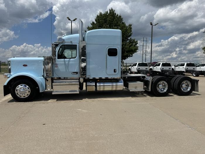 2025 Peterbilt 589 — photo 7