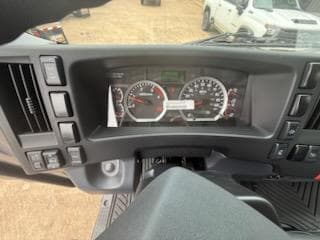 2026 Isuzu FTR — photo 10