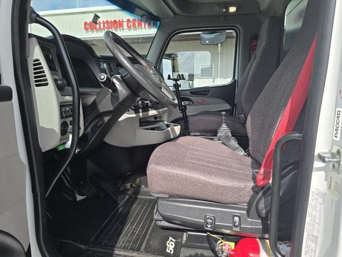 2025 Peterbilt 567 — photo 10