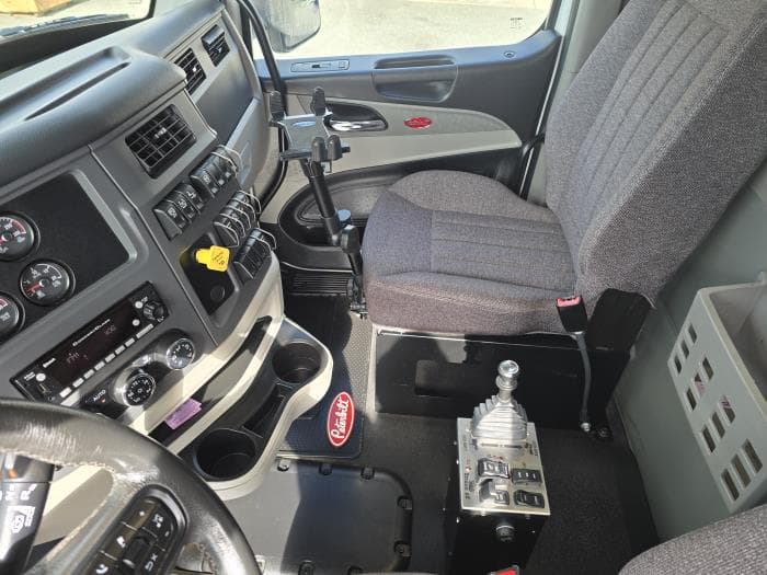 2025 Peterbilt 567 — photo 11