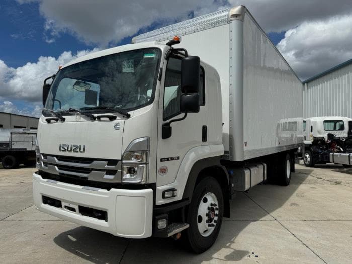 2025 Isuzu FTR — photo 2