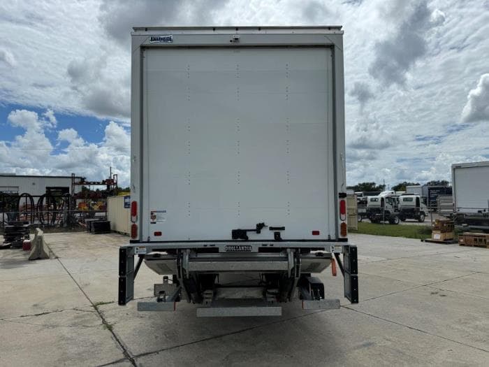 2025 Isuzu FTR — photo 7