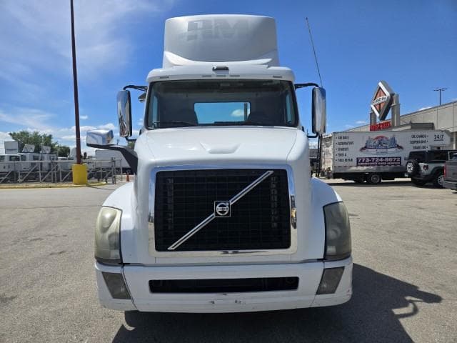 2016 Volvo VNL 300 — photo 3