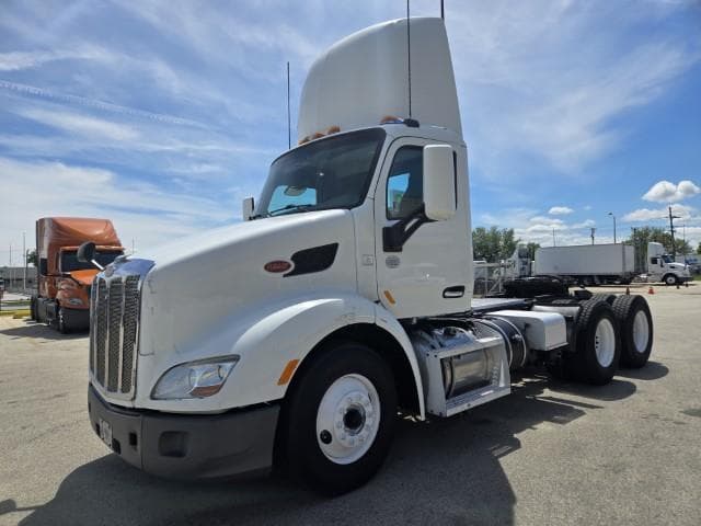 2016 Peterbilt 579 — photo 2