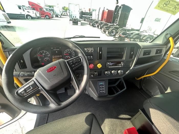 2027 Peterbilt 537 — photo 4