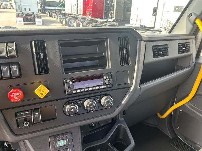 2027 Peterbilt 537 — photo 5