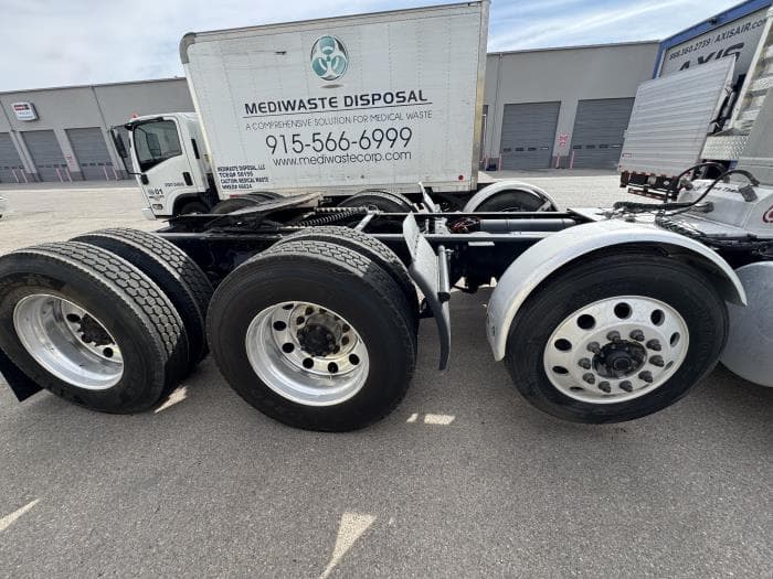 2018 Freightliner Cascadia — photo 9