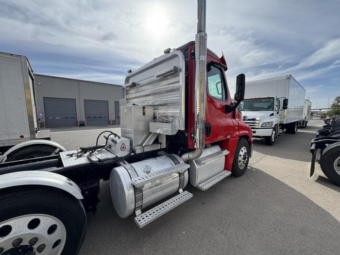 2018 Freightliner Cascadia — photo 10