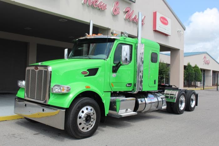 2021 Peterbilt 567 — photo 2