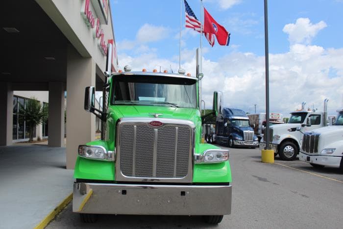 2021 Peterbilt 567 — photo 3