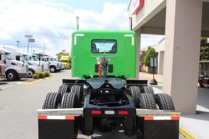 2021 Peterbilt 567 — photo 6