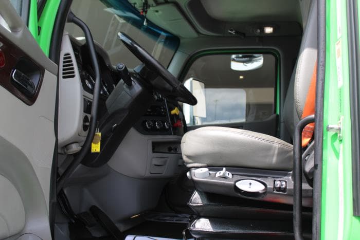 2021 Peterbilt 567 — photo 10