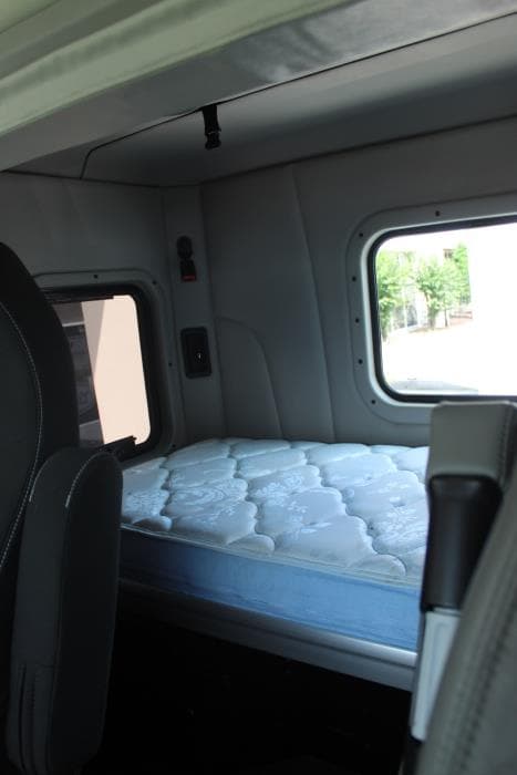 2021 Peterbilt 567 — photo 14
