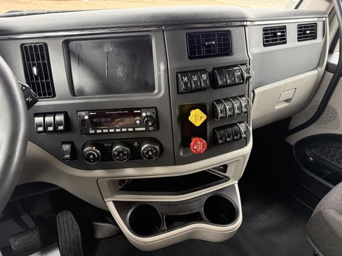 2022 Peterbilt 579 — photo 5