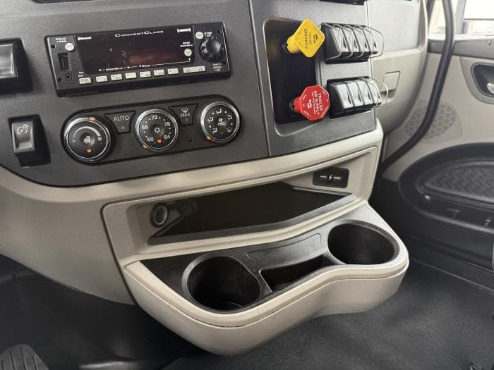 2022 Peterbilt 579 — photo 7