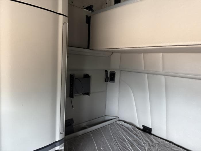 2022 Peterbilt 579 — photo 13