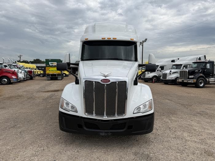 2022 Peterbilt 579 — photo 4