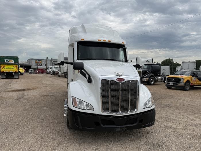 2022 Peterbilt 579 — photo 25