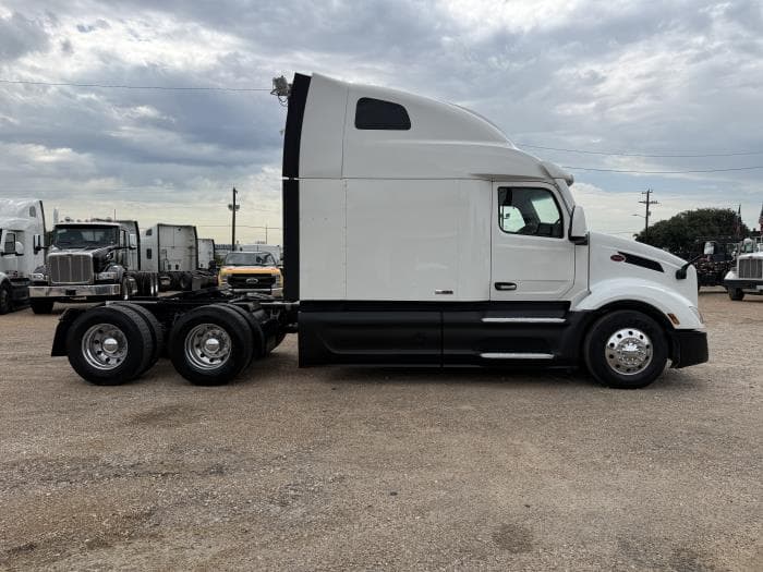 2022 Peterbilt 579 — photo 31