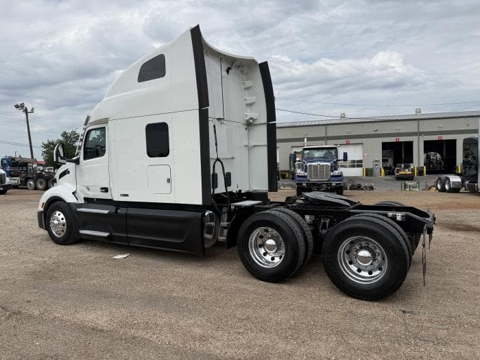 2022 Peterbilt 579 — photo 44