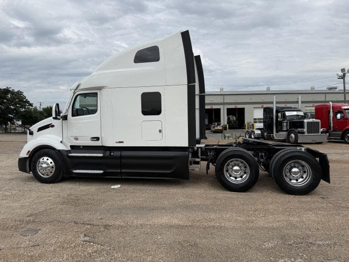 2022 Peterbilt 579 — photo 46