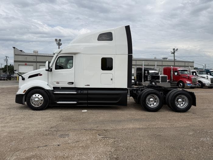 2022 Peterbilt 579 — photo 47
