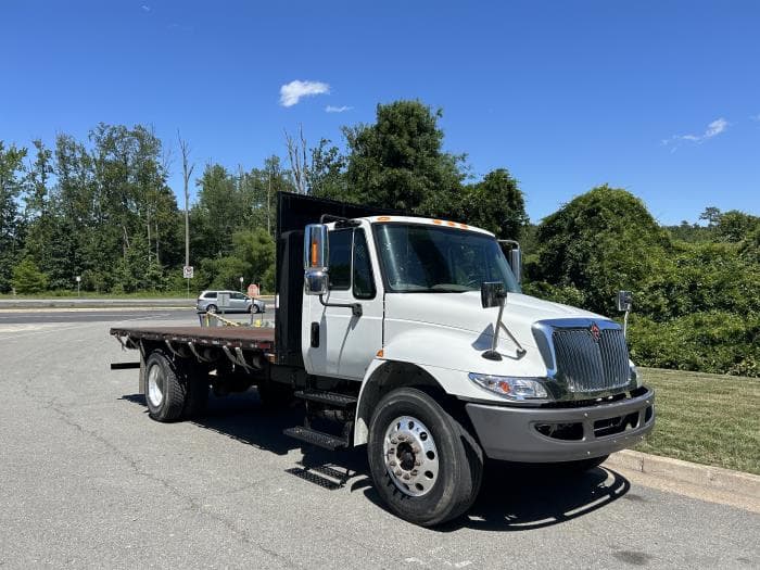 2019 International 4300 — photo 2