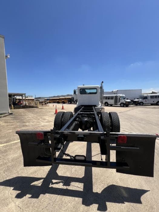 2015 Peterbilt 337 — photo 8