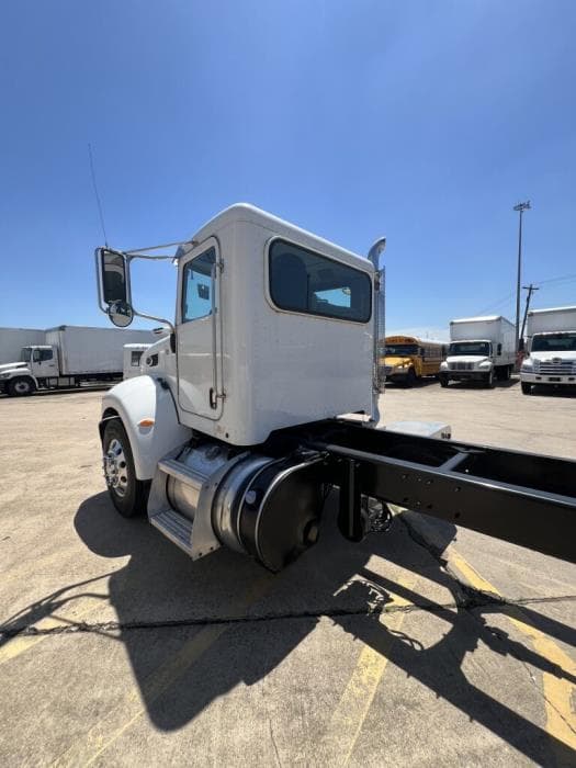 2015 Peterbilt 337 — photo 5