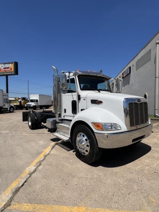 2015 Peterbilt 337 — photo 4