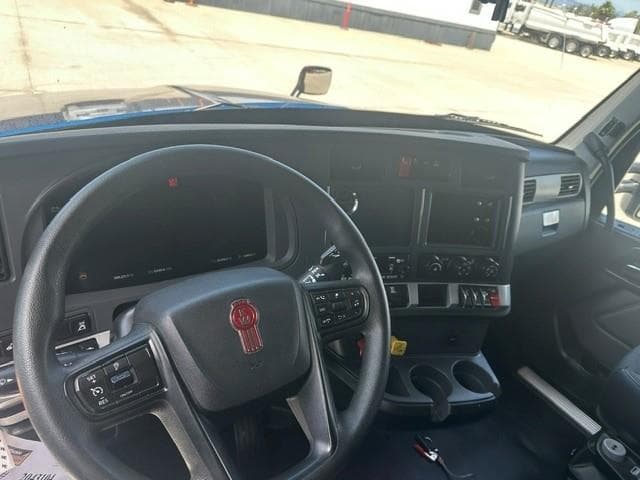 2022 Kenworth T680 — photo 11