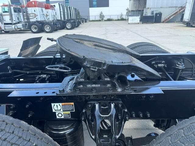 2022 Kenworth T680 — photo 23