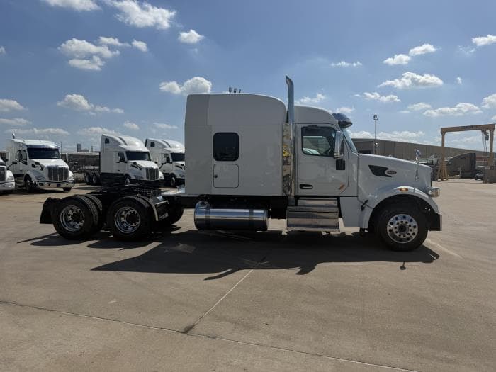 2022 Peterbilt 567 — photo 7