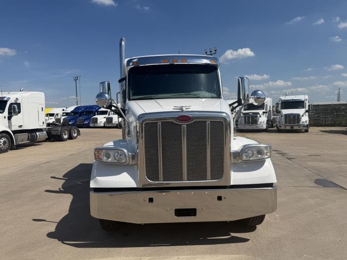 2022 Peterbilt 567 — photo 9