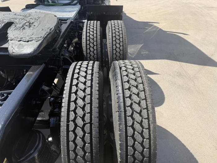 2022 Peterbilt 567 — photo 12