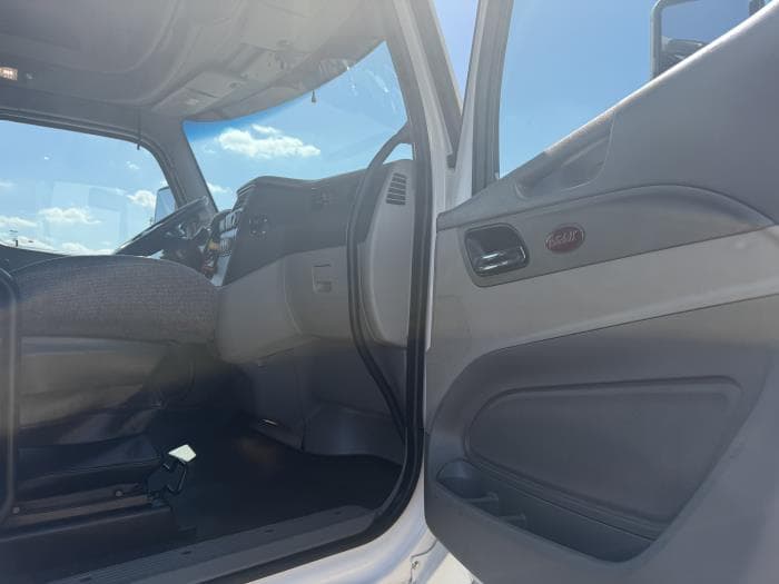 2022 Peterbilt 567 — photo 23