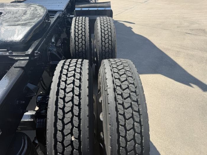 2022 Peterbilt 567 in Orlando, FL — photo 12