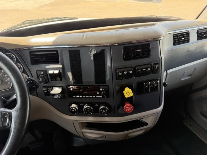 2022 Peterbilt 567 in Orlando, FL — photo 33
