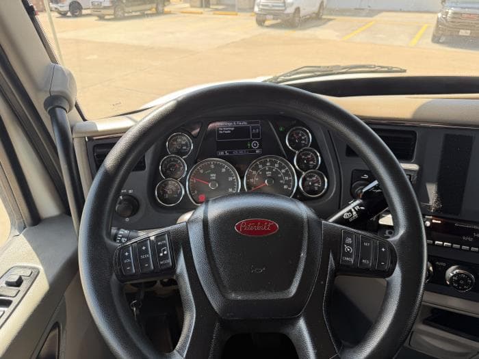 2022 Peterbilt 567 in Orlando, FL — photo 34