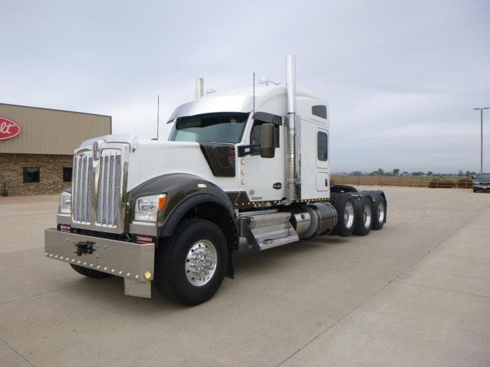 2021 Kenworth W990 — photo 2