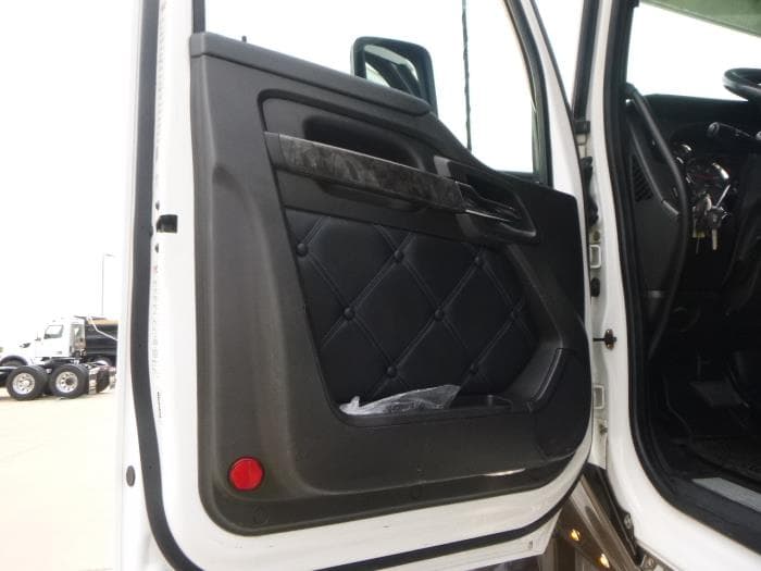 2021 Kenworth W990 — photo 20